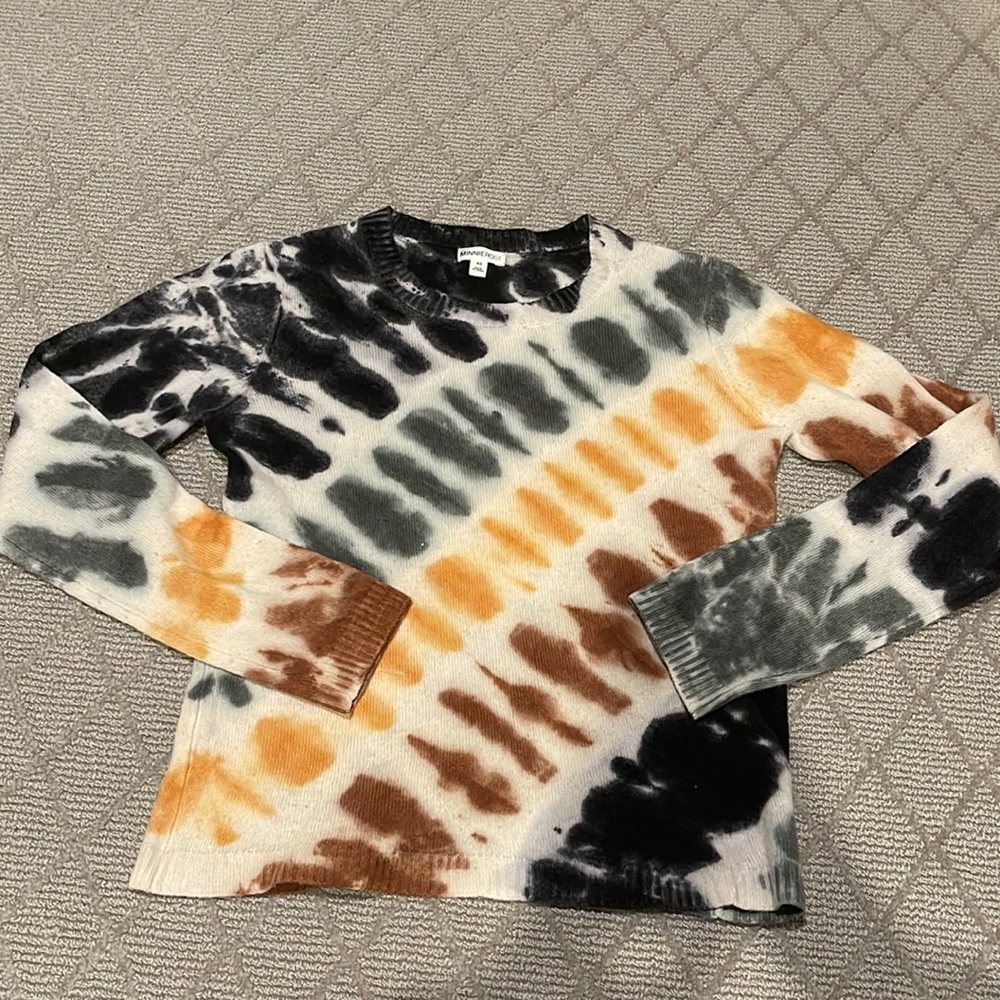 100% Lightweight cashmere sweater